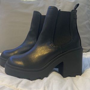 Urban Outfitters Chloe Chelsea Boot